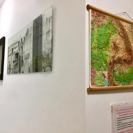 Downtown אכסניה בראשוב