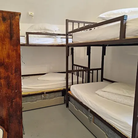 Downtown Hostel *