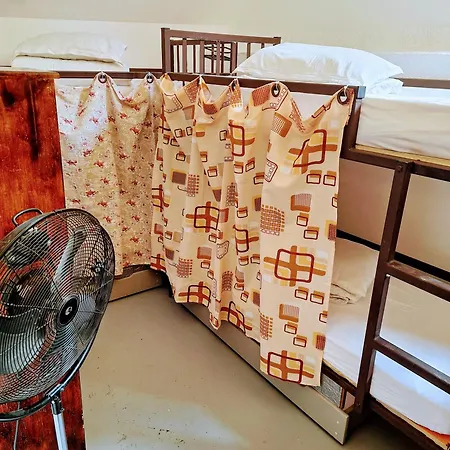 Downtown Hostel *