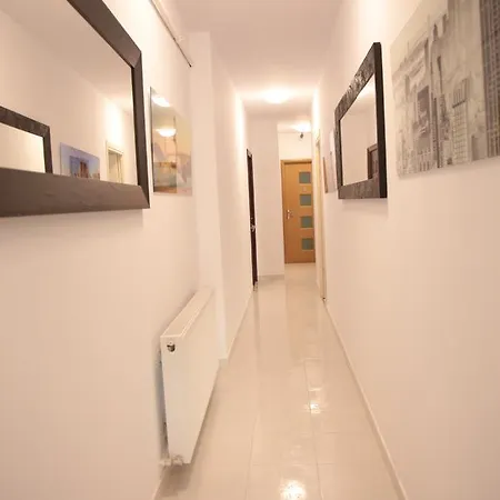 אכסניה Downtown *