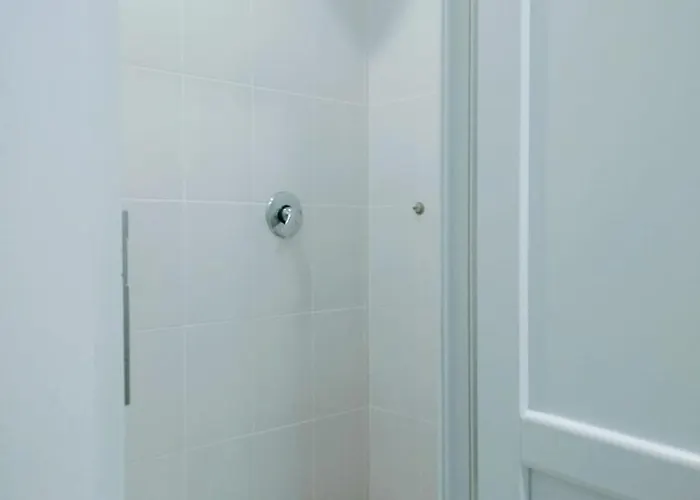 Downtown Хостел *